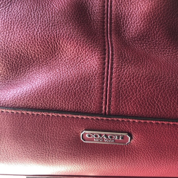 Coach burgandy purse - Picture 2 of 7